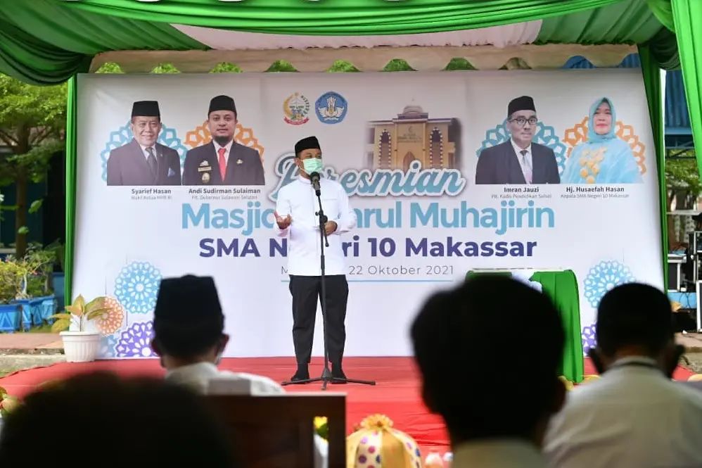 Resmikan Masjid SMA 10 Makassar, Andi Sudirman Minta Salat Duhur Jangan Ditinggalkan
